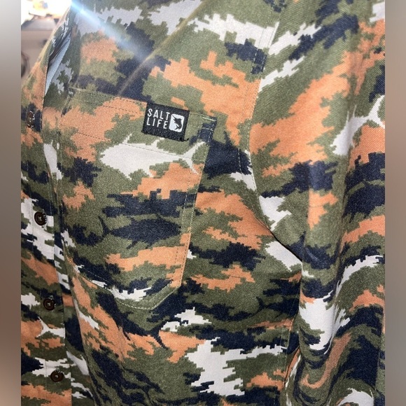 Salt Life, new with tags, women’s button-down activewear - Picture 3 of 7